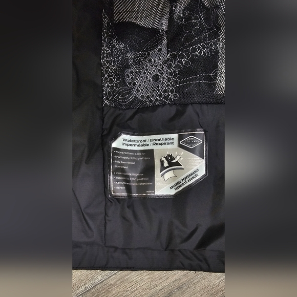 Columbia Women's Black Omni-Tek Titanium Waterproof Jacket-Size Large - Picture 7 of 7